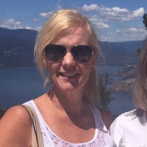 Meet your Posher, Lara